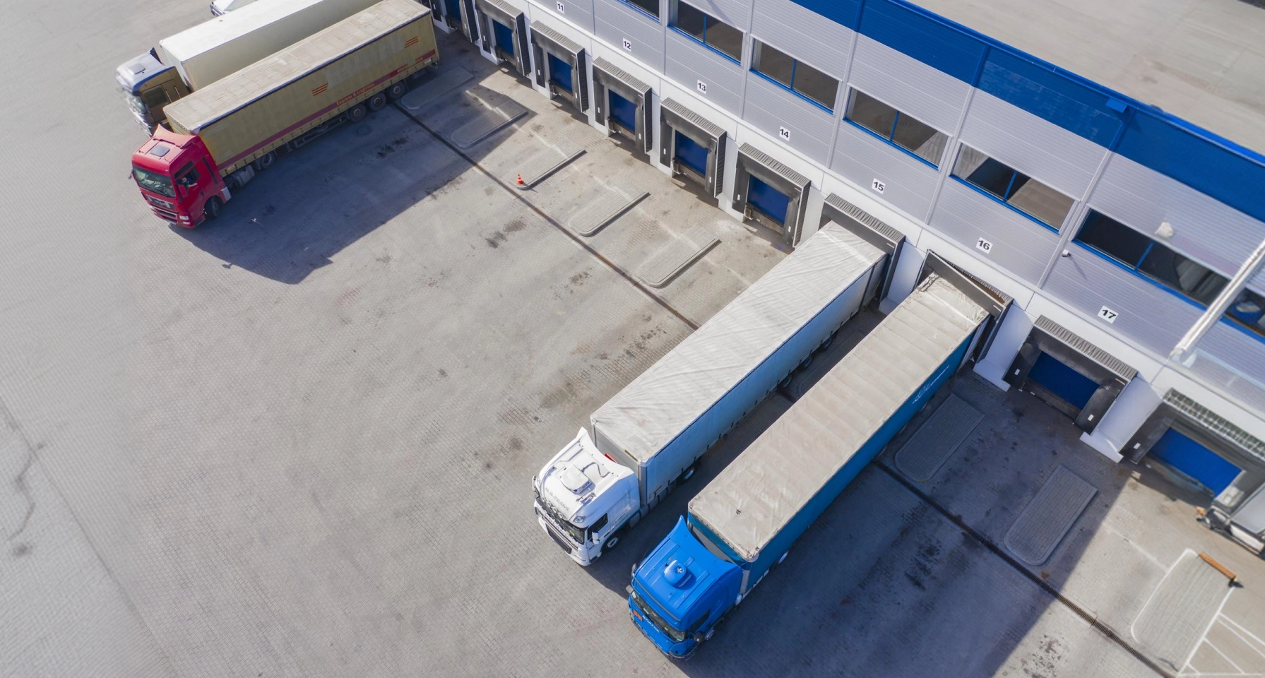 Docking, Apron & Vehicle Movement